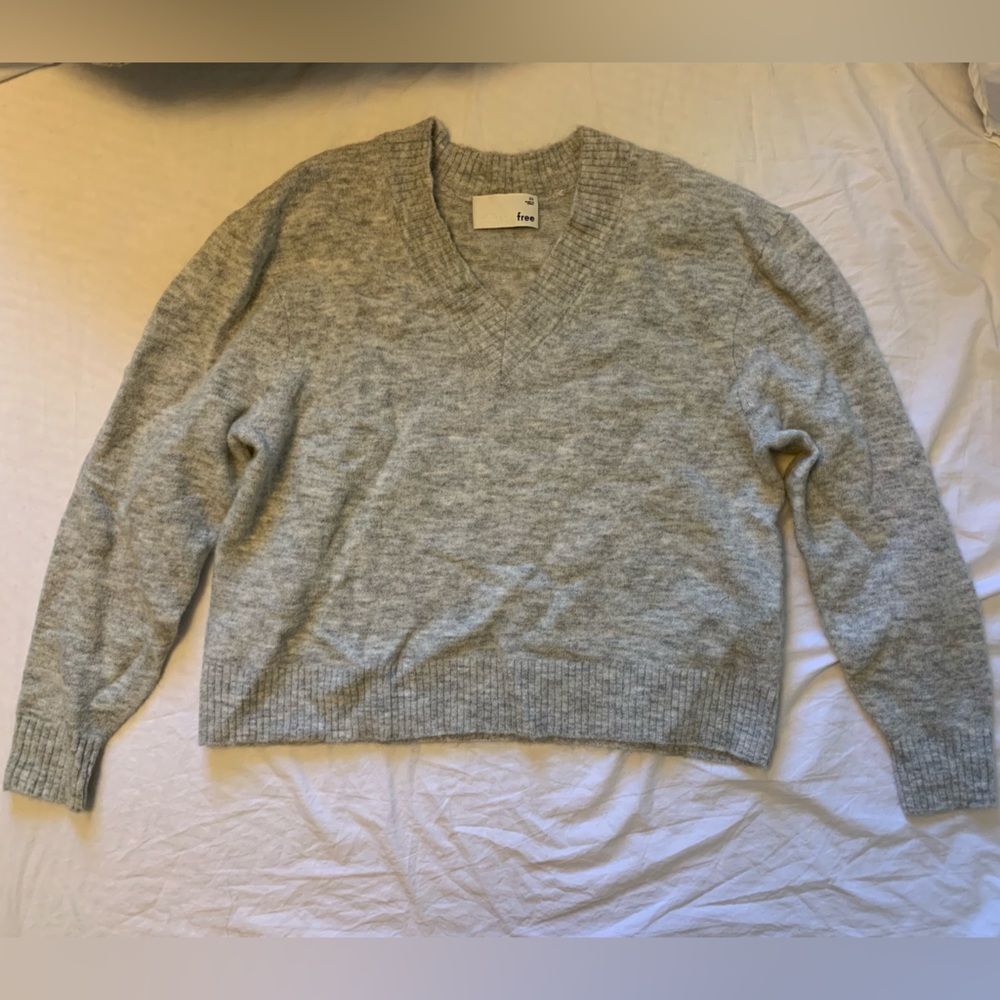 Aritzia Sweater - XS